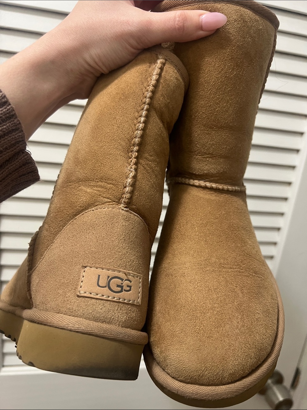 UGG Classic Short Boots - Chestnut Tan Suede